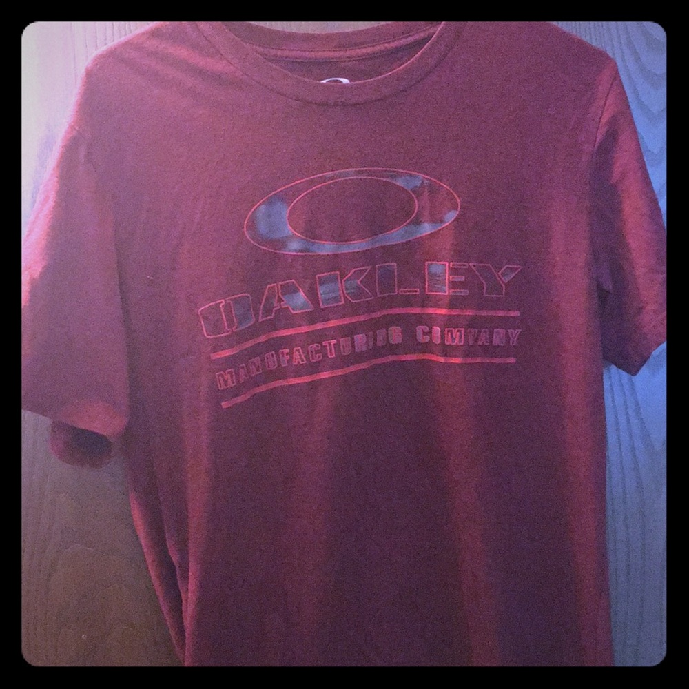Red Oakley Tee